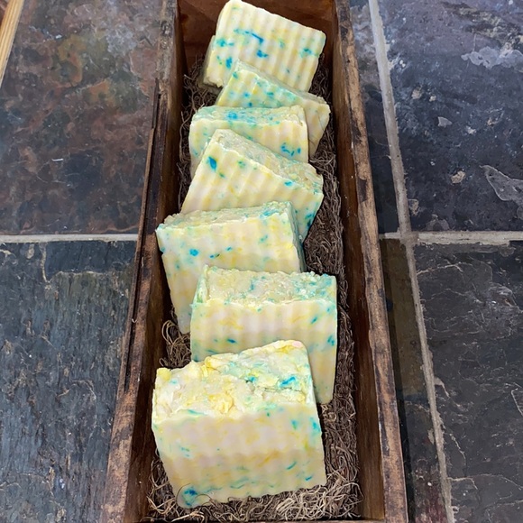 Pineapple Smoothie Artisan Body Soap & Shave - Picture 3 of 5